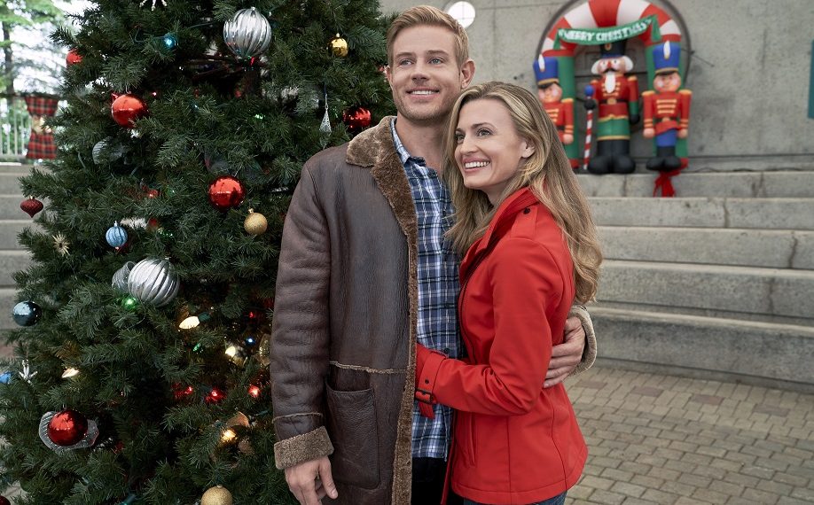 Nostalgic Christmas - Trevor Donovan, Brooke D'Orsay