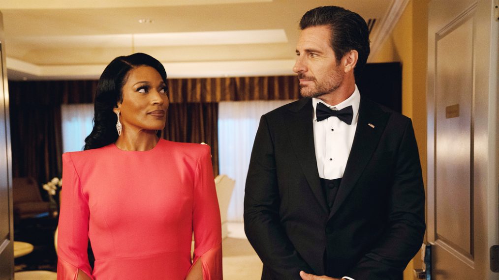 Kron Moore as Victoria Franklin and Ed Quinn as Hunter Franklin in The Oval