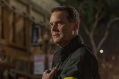 Peter Krause in the 'Searchers' episode of 9-1-1