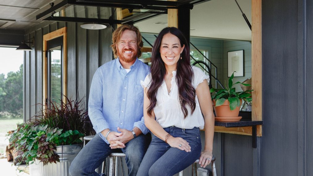 Fixer Upper - HGTV - Chip and Joanna Gaines