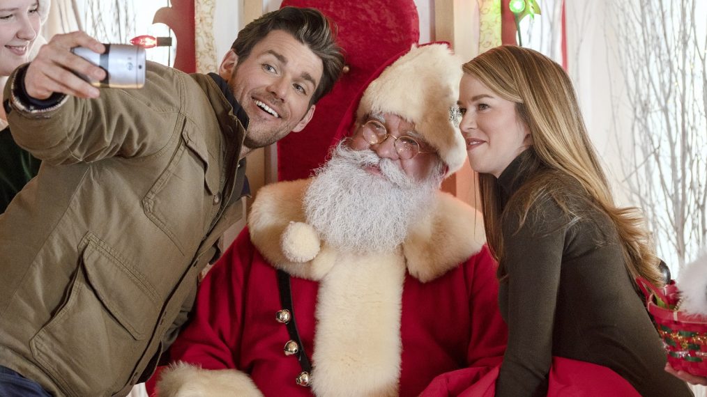 Christmas Scavenger Hunt - Kevin McGarry and Kim Shaw