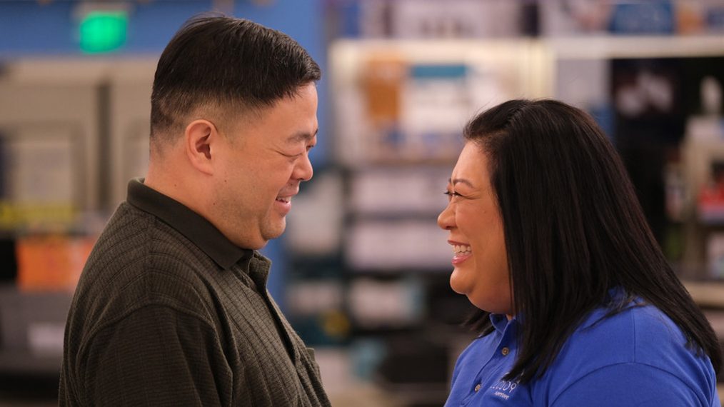 Chris Grace as Jerry, Kaliko Kauahi as Sandra in Superstore - Season 4