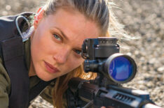 Chicago P.D.- Season 7 - Tracy Spiridakos as Det. Hailey Upton with a scope and rifle