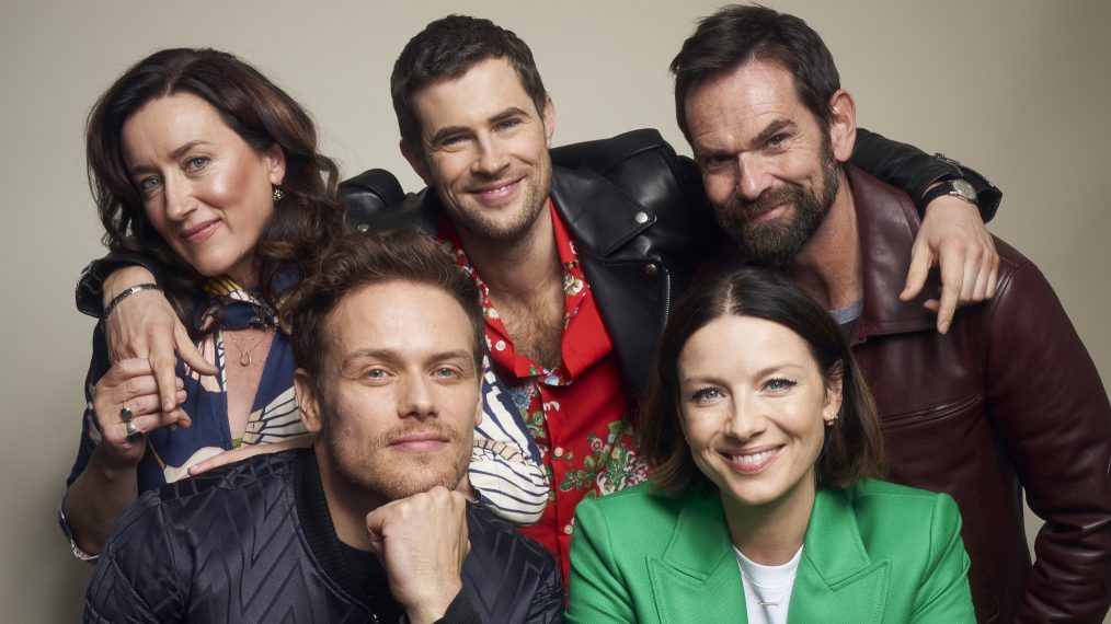 Maria Doyle Kennedy, Sam Heughan, David Berry, Caitriona Balfe, and Duncan Lacroix of 'Outlander' pose for a portrait during 2019 New York Comic Con