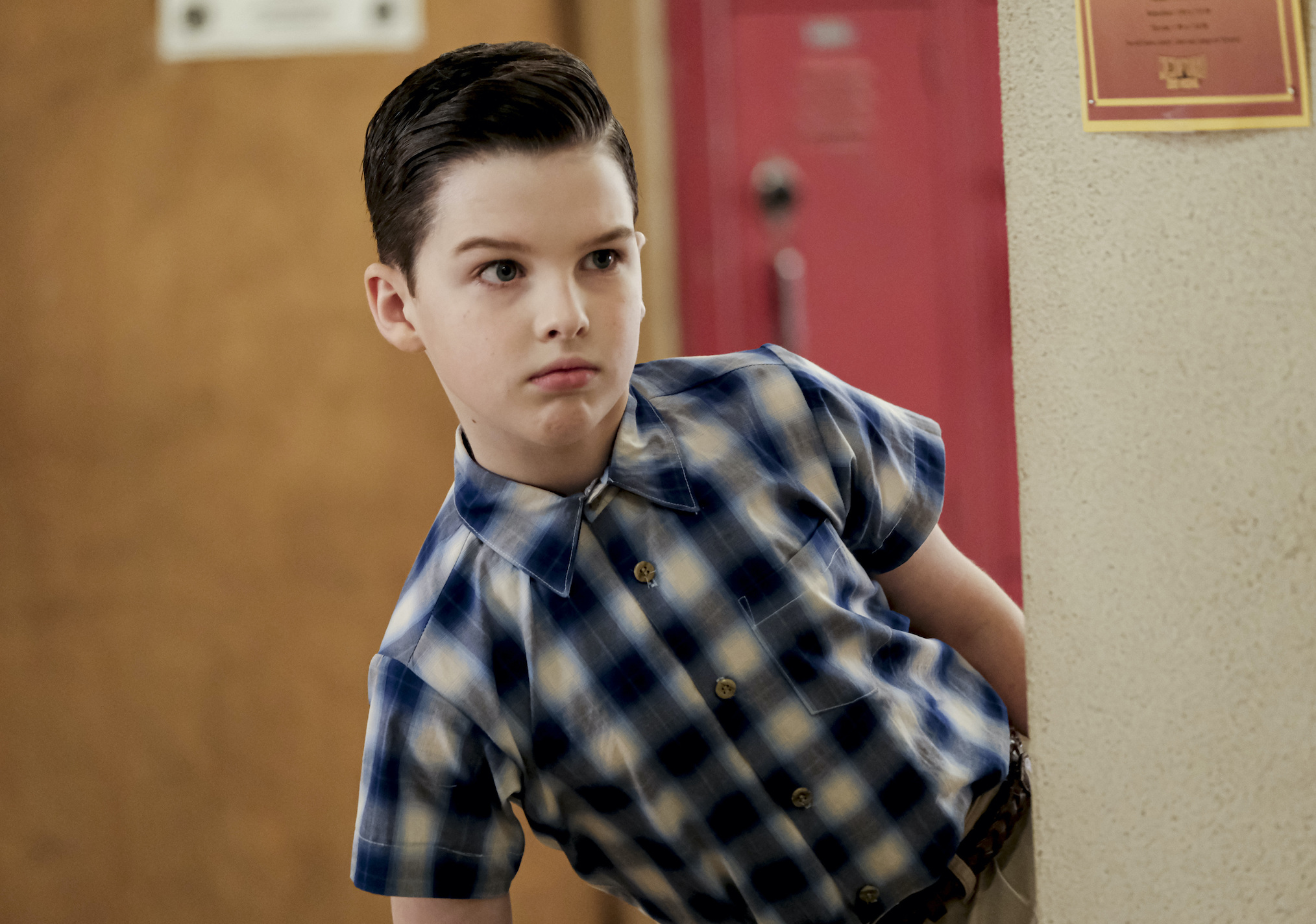 Шелдон на английском с субтитрами. Young Sheldon. Мистер Ландри детство Шелдона. Пастер Роб детство Шелдона актер. Детство Шелдона 5.