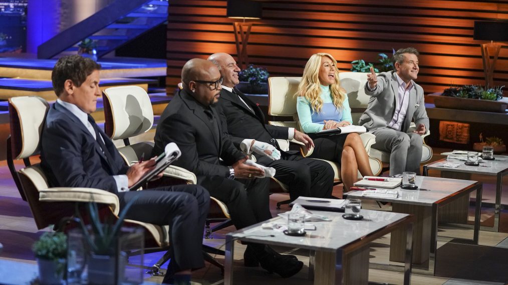 MARK CUBAN, DAYMOND JOHN, KEVIN O'LEARY, LORI GREINER, ROBERT HERJAVEC