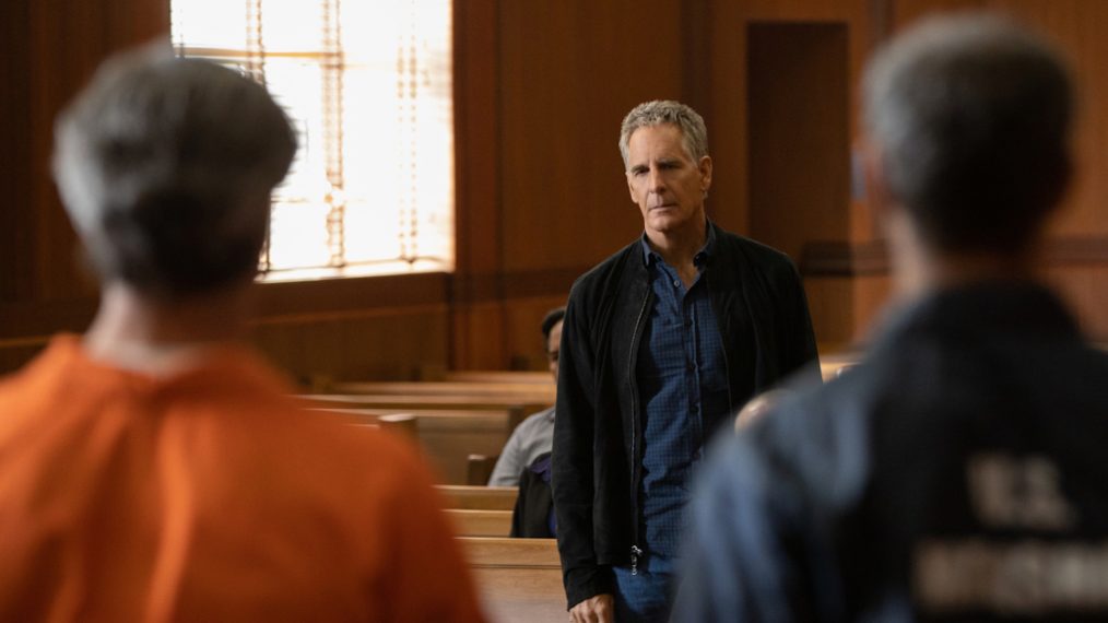 Eddie Cahill as Eddie Barrett and Scott Bakula as Special Agent Dwayne Pride in NCIS: New Orleans - 'Convicted'