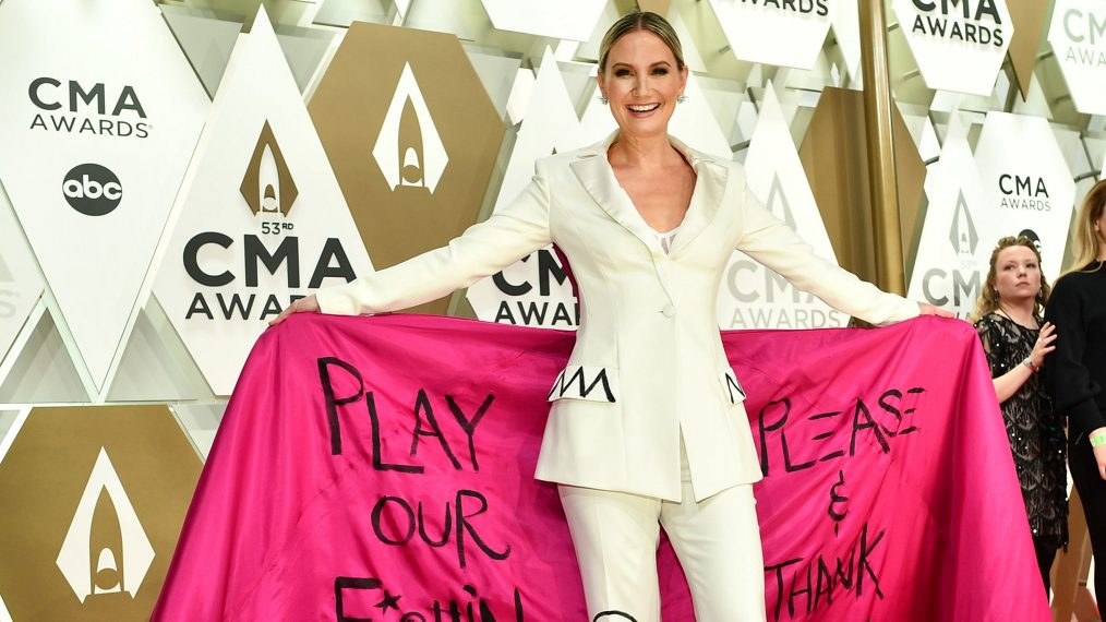 Jennifer Nettles at the 53rd Annual CMA Awards