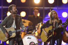 Dierks Bentley and Sheryl Crow perform at the 53rd annual CMA Awards