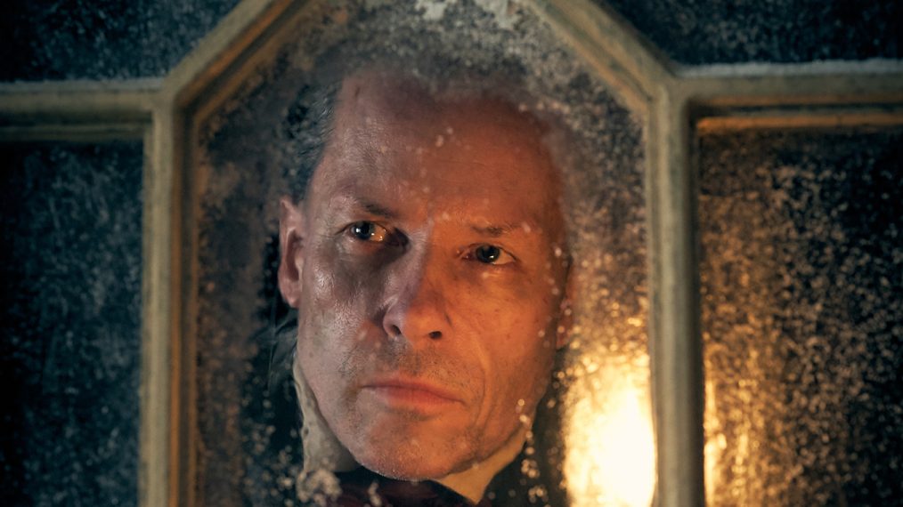 Guy Pearce Previews His Swaggery Scrooge In Fx S A Christmas Carol