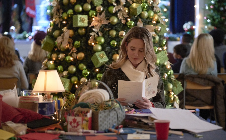 Merritt Patterson in Picture a Perfect Christmas