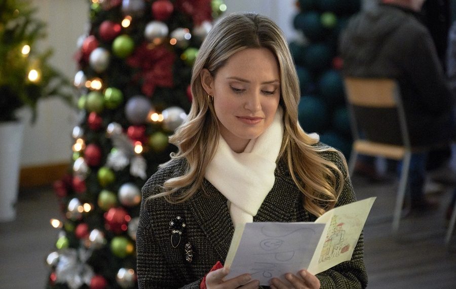 Merritt Patterson in Picture a Perfect Christmas