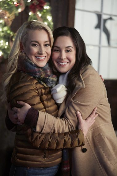 The Mistletoe Secret - Kellie Pickler and Kazumi Evans