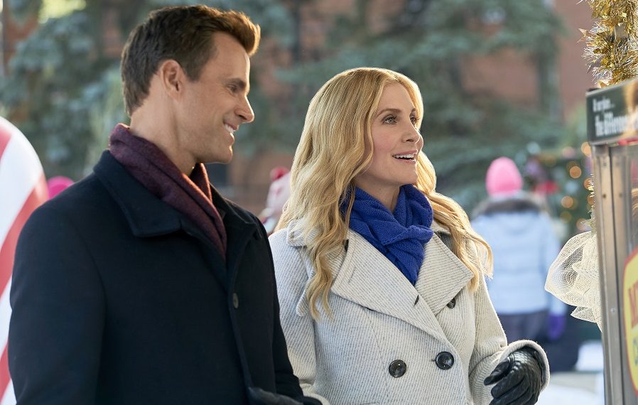 The Christmas Club - Cameron Mathison and Elizabeth Mitchell