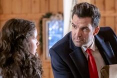 Lina Renna, Benjamin Ayres in A Blue Ridge Mountain Christmas