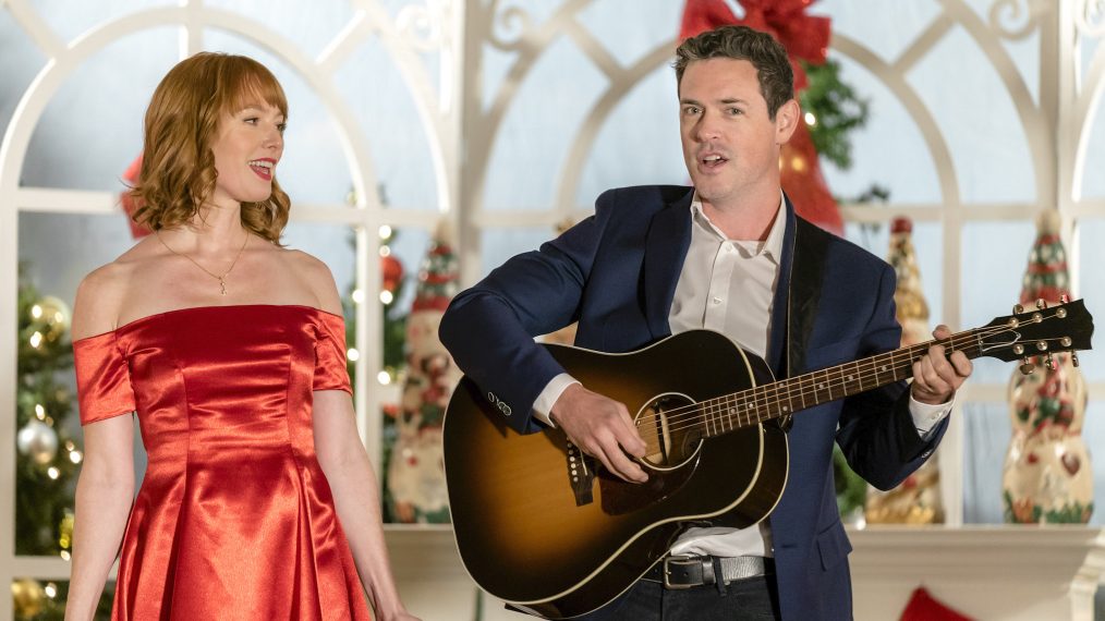 Alicia Witt and Brendan Hines in Our Christmas Love Song