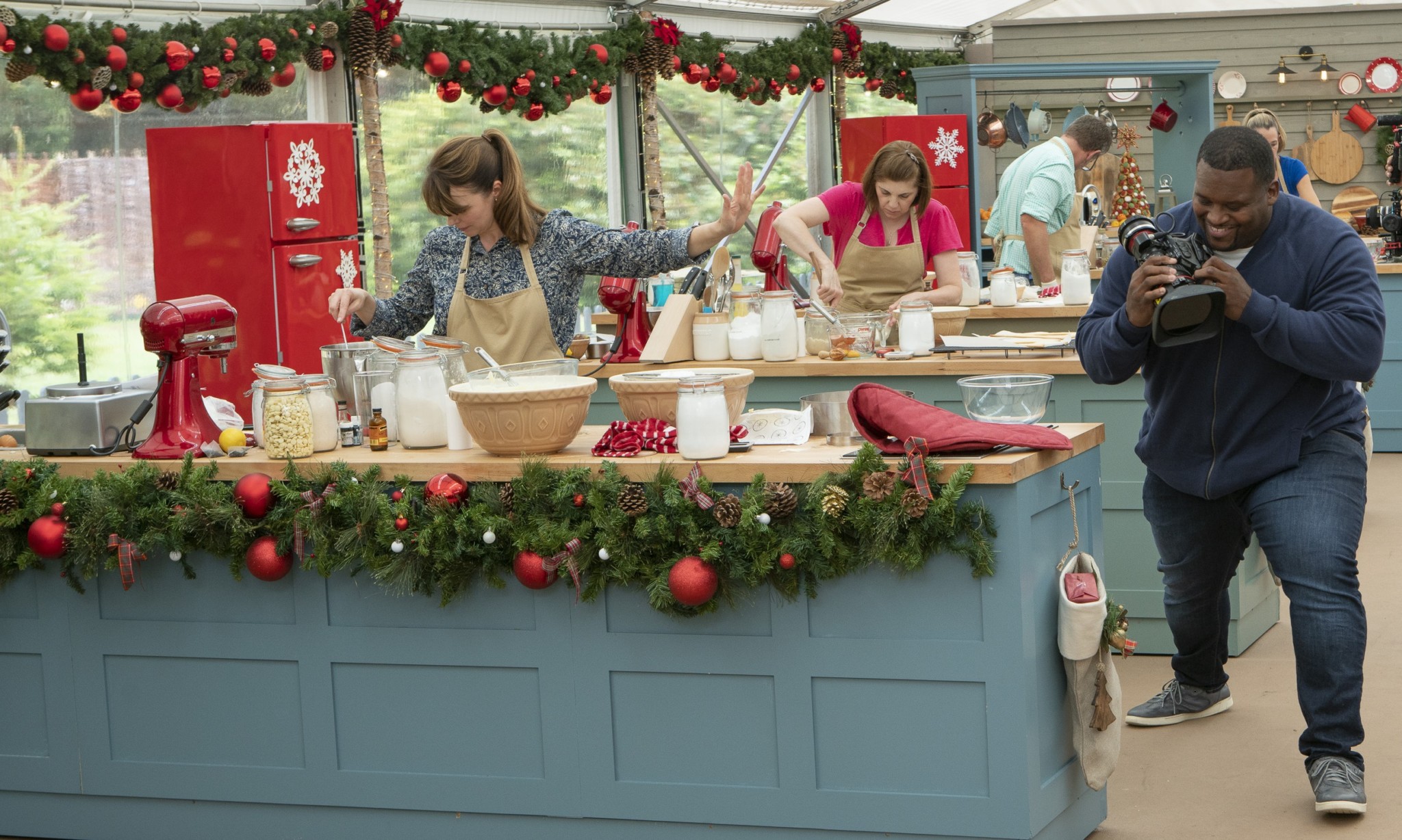 Your Complete Guide to ABC's 2019 Holiday Programming - The Great American Baking Show Holiday Edition Season 4