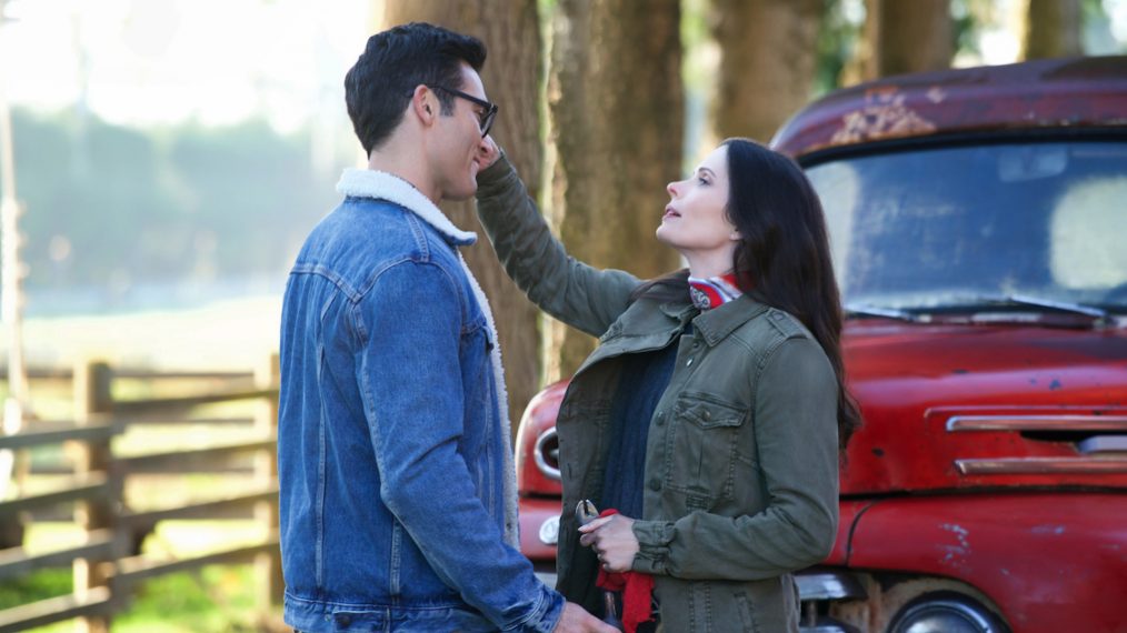 The Flash - 'Elseworlds, Part 1' - Tyler Hoechlin as Clark Kent and Bitsie Tulloch as Lois Lane