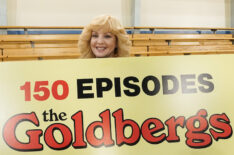 Wendi McLendon-Covey celebrates the 150th episode of The Goldbergs