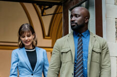 Katja Herbers as Kristen Bouchard and Mike Colter as David Acosta in Evil - '177 Minutes'