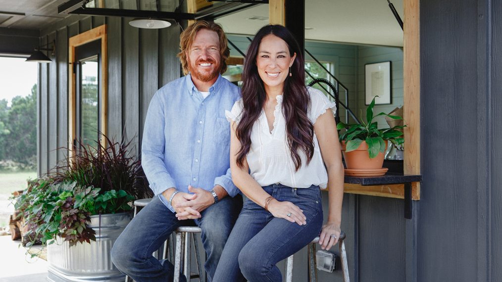 Fixer Upper - HGTV - Chip and Joanna Gaines