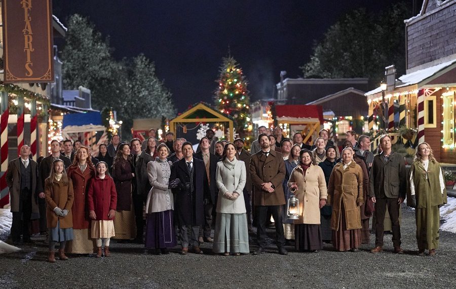 Tis the Season to Celebrate on 'When Calls the Heart Home for