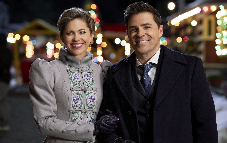 Pascale Hutton and Kavan Smith in When Calls the Heart Home for Christmas