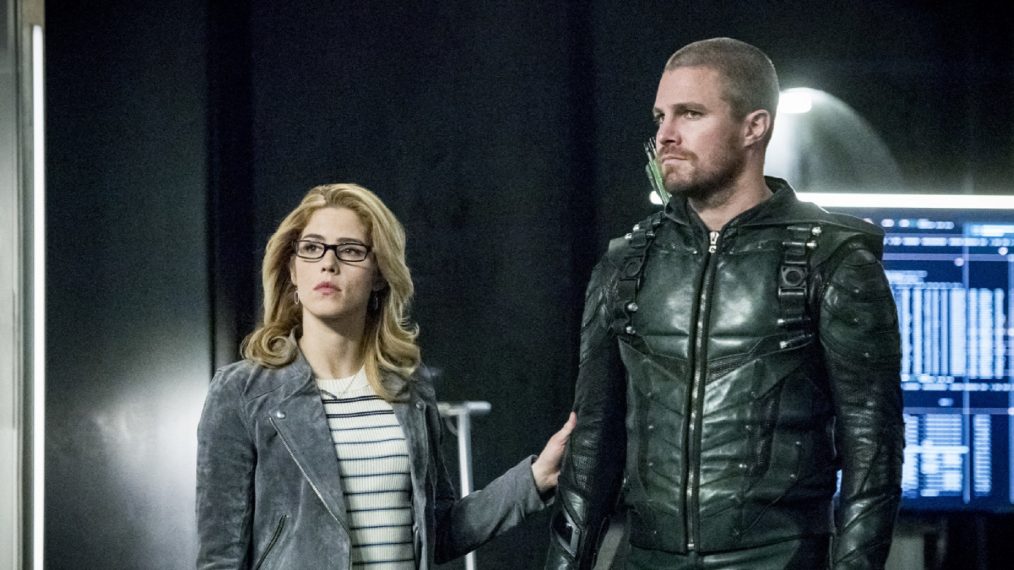 Arrow - Emily Bett Rickards as Felicity Smoak and Stephen Amell as Oliver Queen/Green Arrow