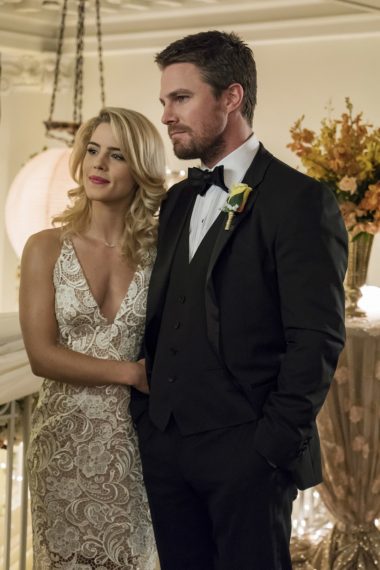 Emily Bett Rickards as Felicity Smoak and Stephen Amell as Oliver Queen in Arrow - 'Irreconcilable Differences'