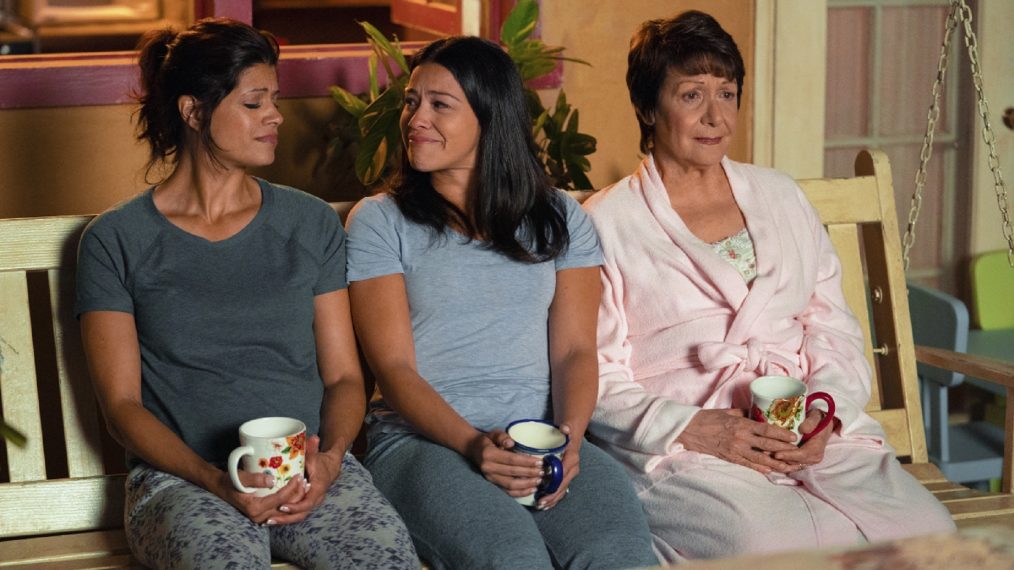 Jane The Virgin - 'Chapter One Hundred' - Andrea Navedo as Xo, Gina Rodriguez as Jane, and Ivonne Coll as Alba