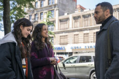 Luna Blaise as Olive Stone, Athena Karkanis as Grace Stone, Daniel Sunjata as Danny in Manifest - Season 2 - 'Fasten Your Seatbelts'