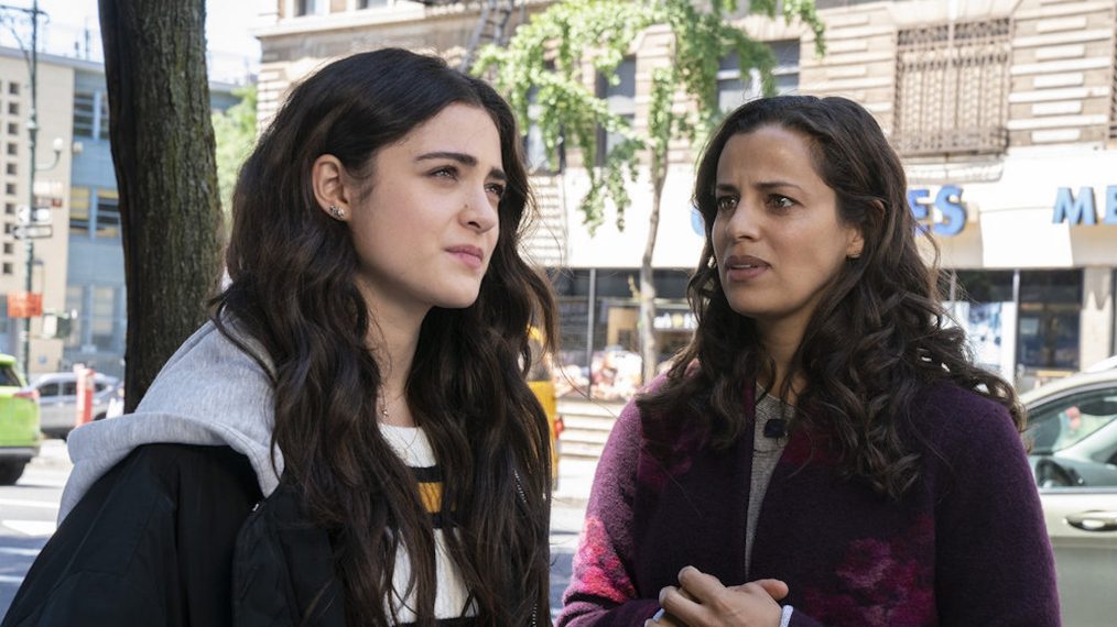 Luna Blaise as Olive Stone, Athena Karkanis as Grace Stone in Manifest - Season 2