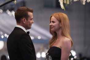 Gabriel Macht as Harvey Specter, Sarah Rafferty as Donna Paulsen in Suits - Season 9