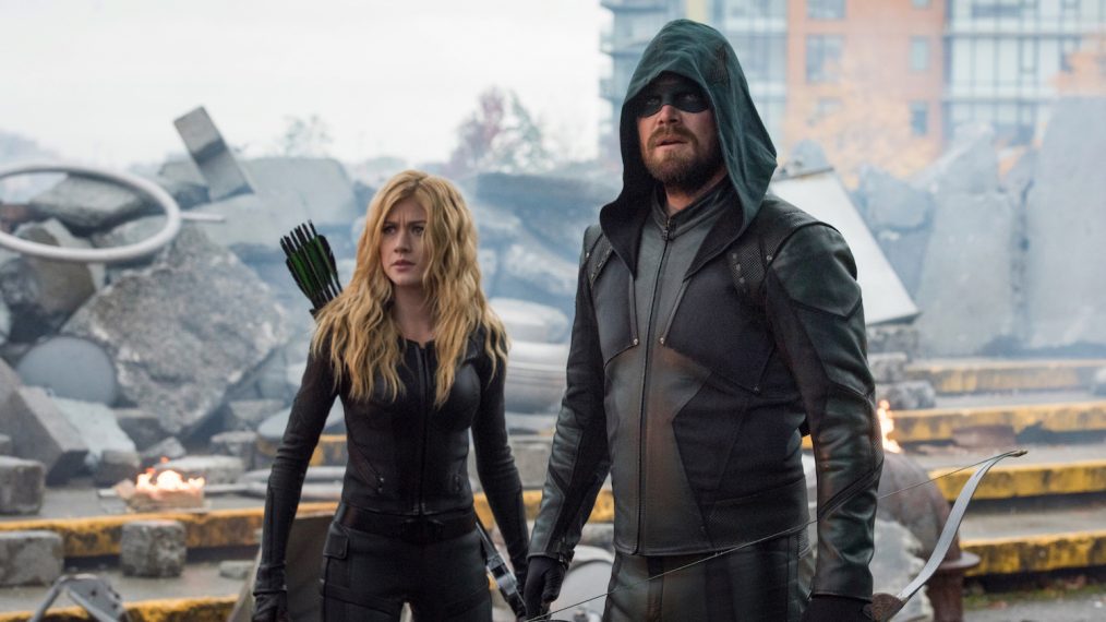 Crisis on Infinite Earths: Part One - Katherine McNamara as Mia and Stephen Amell as Oliver Queen/Green Arrow