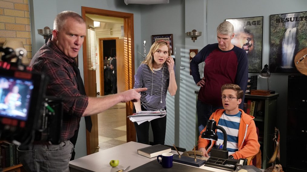 Anthony Michael Hall, Nora Kirkpatrick, Sean Giambrone behind the scenes of The Goldbergs - 'Game Night'
