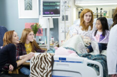 Lindy Booth, Ava Devoe, Sarah Rafferty, Mia Lynn Bangunan in Grey's Anatomy - 'A Hard Pill to Swallow'
