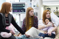 Lindy Booth, Ava Devoe, Sarah Rafferty, Mia Lynn Bangunan in Grey's Anatomy - 'A Hard Pill to Swallow'