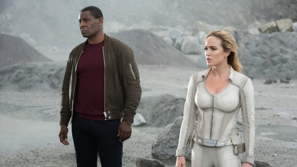 David Harewood as Hank Henshaw/J'onn J'onzz and Caity Lotz as Sara Lance/White Canary in Crisis on Infinite Earths: Part Four