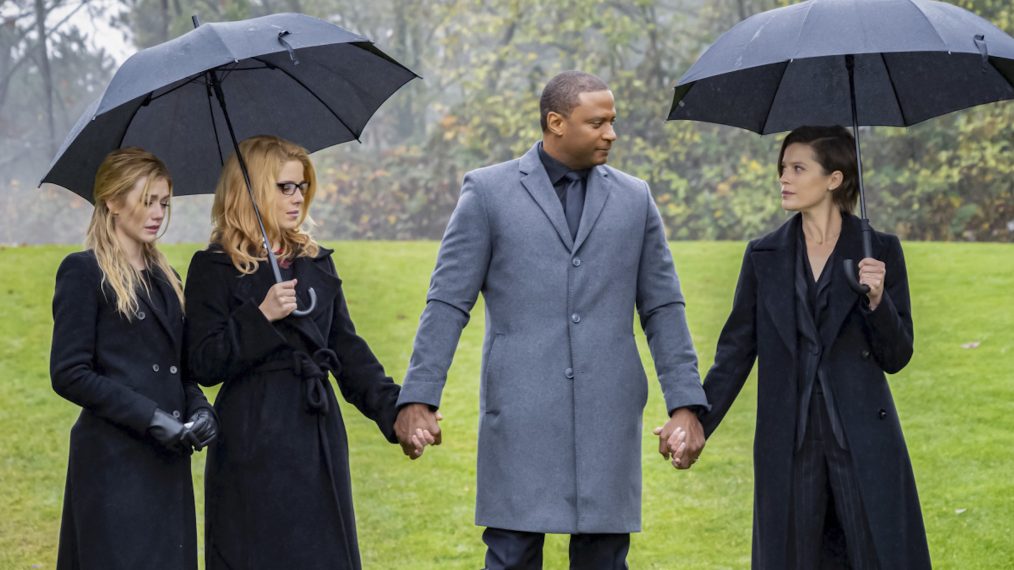 Arrow - Katherine McNamara as Mia, Emily Bett Rickards as Felicity Smoak, David Ramsey as John Diggle/Spartan, and Audrey Marie Anderson as Lyla Michaels - 'Fadeout'