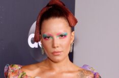 Halsey attends the 2019 American Music Awards