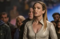 'Legends of Tomorrow's Caity Lotz Previews the End of 'Crisis on Infinite Earths'