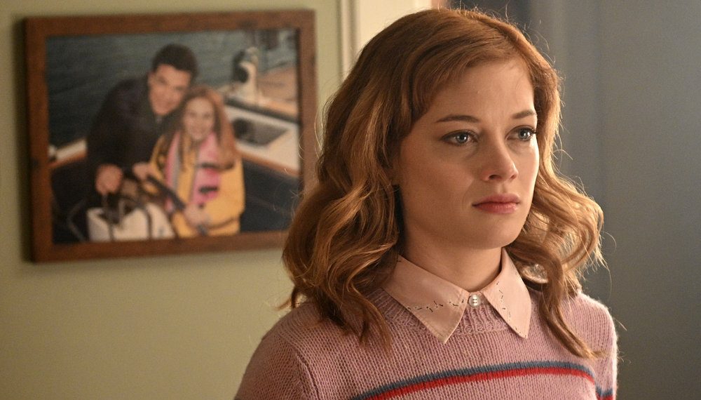 Jane Levy as Zoey in Zoey's Extraordinary Playlist - Season Pilot