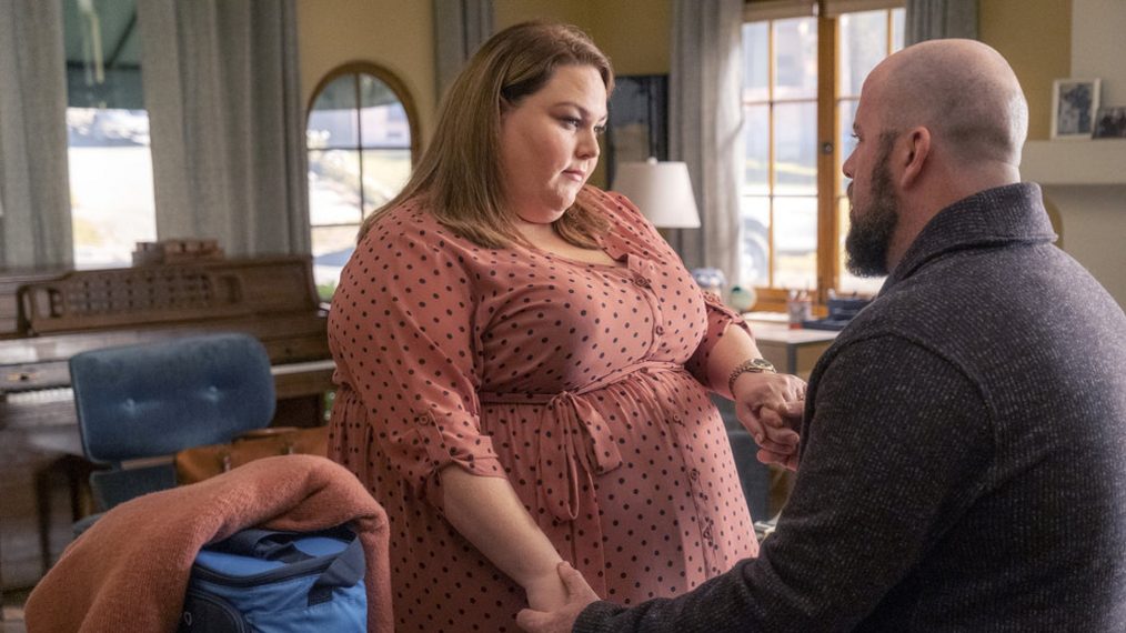 Chrissy Metz as Kate, Chris Sullivan as Toby in This is Us - Season 4