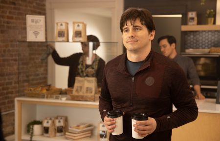 Jason Ritter in A Million Little Things - Season 2 Episode 11