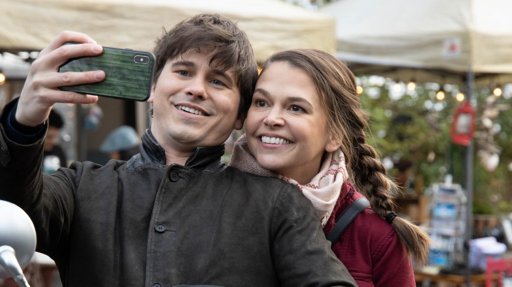 Jason Ritter and Sutton Foster in A Million Little Things taking a selfie