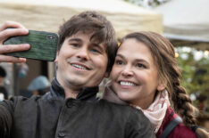 First Look at Sutton Foster on 'A Million Little Things' as Eric's Fiancée Chloe (PHOTO)