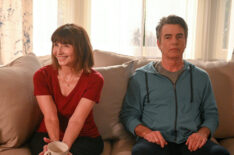 Mary Steenburgen and Peter Gallagher in Zoey's Extraordinary Playlist - Season 1, Episode 2