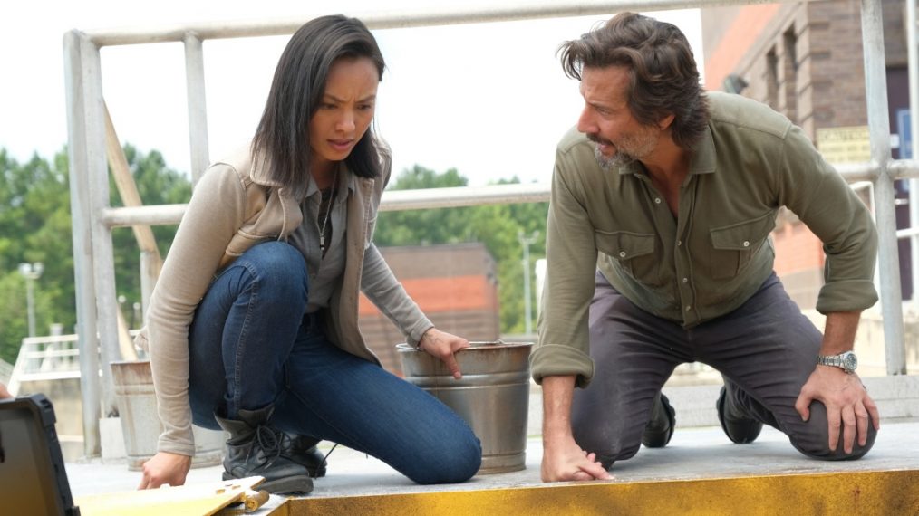 Levy Tran as Desi Nguyen, Henry Ian Cusick as Russ Taylor in MacGyver