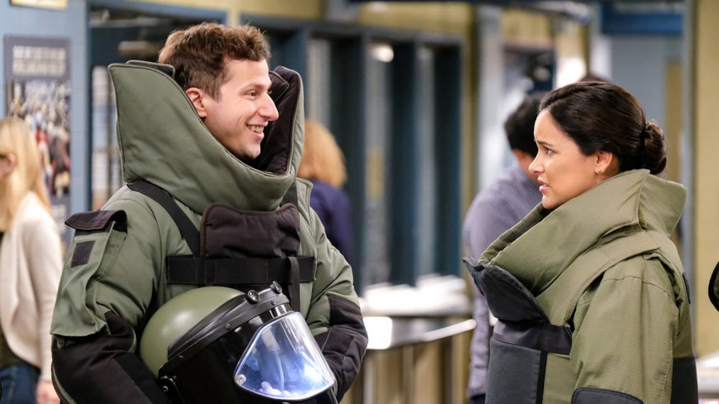 Brooklyn Nine Nine 702 - Andy Samberg and Melissa Fumero