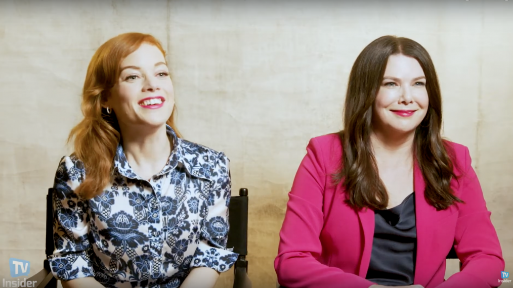 Jane Levy & Lauren Graham on Getting Musical in 'Zoey's Extraordinary Playlist' (VIDEO)